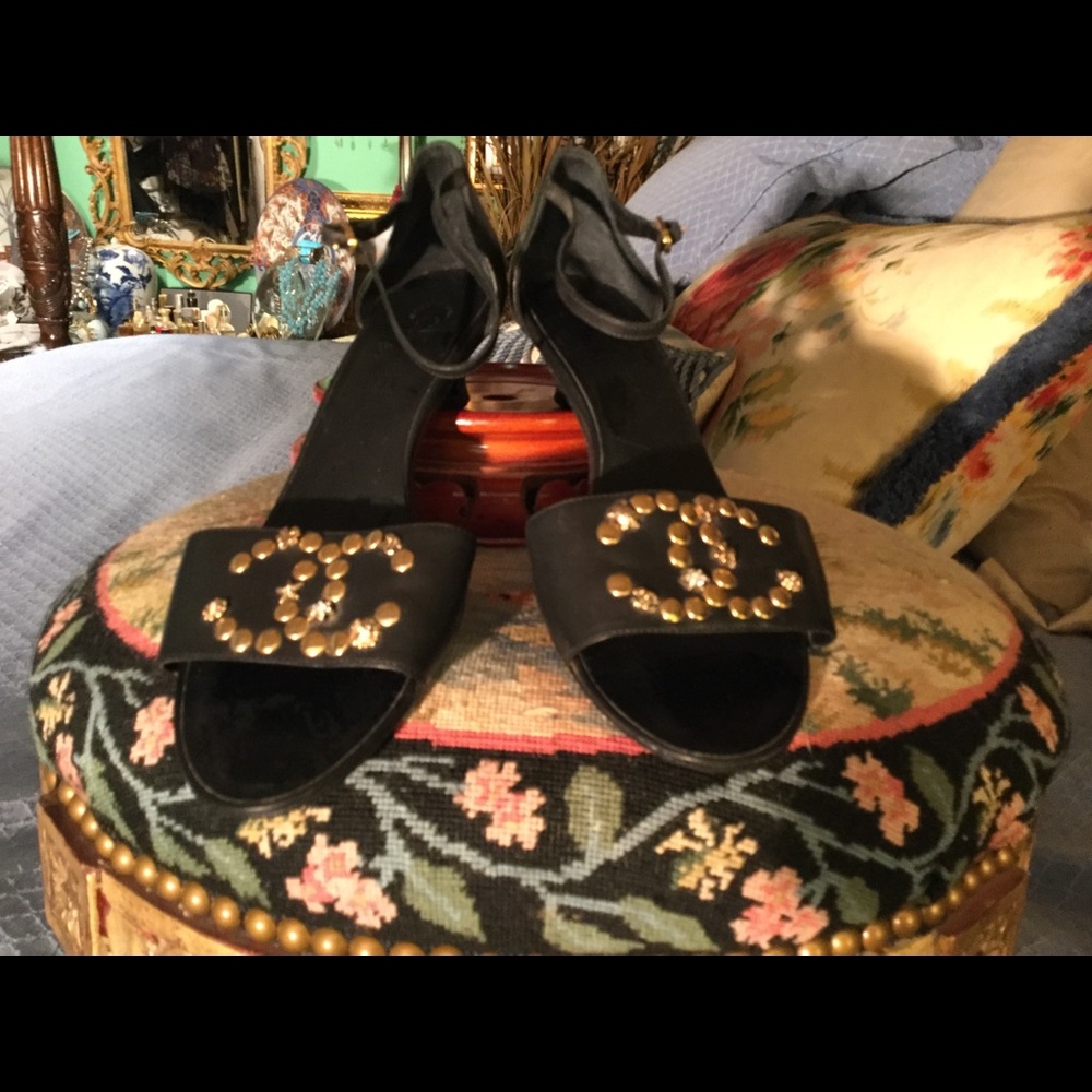 Vintage CHANEL black and gold low heeled shoe.